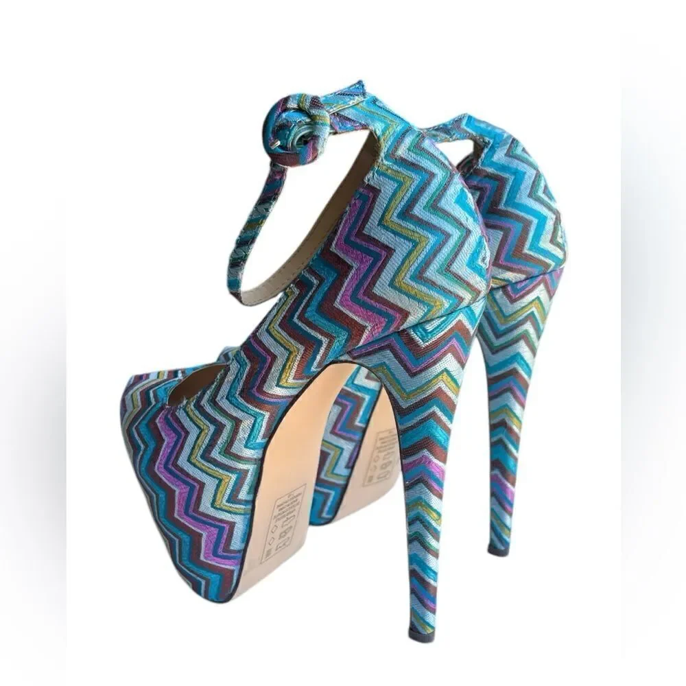 DAISY By SHOEDAZZLE Platform Pumps Textured Womens